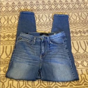 KanCan skinny jeans no distress